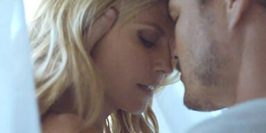 Heidi Klum in "Fire Meet Gasoline" von Sia