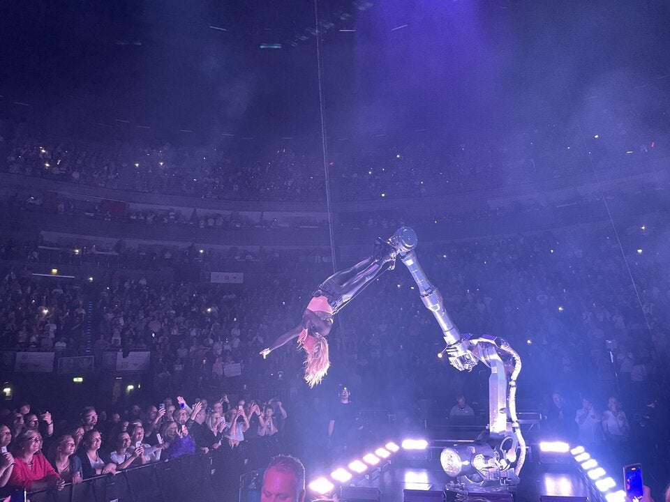 Helene Fischer: Auftakt mit rot-weiß-rotem Herz