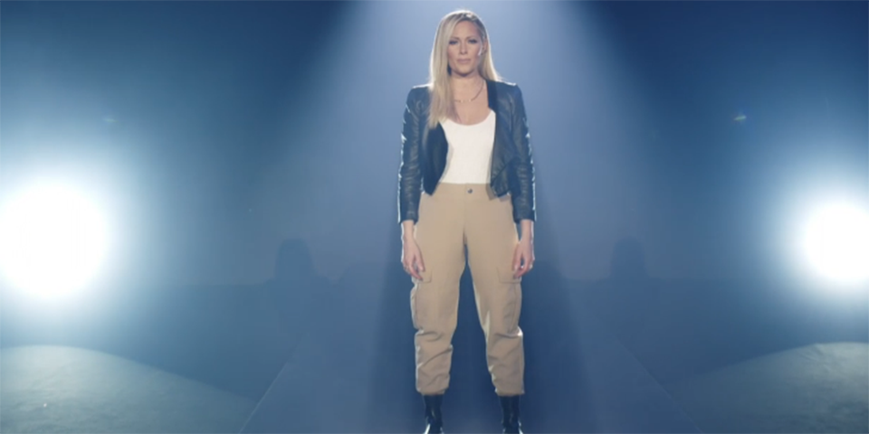 Helene zeigt ihr neues Liebesglück