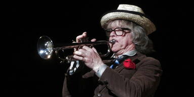 Helge Schneider bringt uns den Spa&szlig; zur&uuml;ck