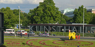 Rettungs-Heli landet am Karlsplatz