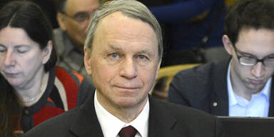 Schwager-Anwalt schie&szlig;t sich auf Ankl&auml;ger ein