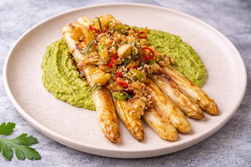 Starkoch Steffen Henssler verrät seine 3 besten Spargel-Rezepte