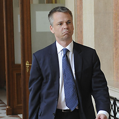 Der Alcatel-Vorstand steht den Abgeordneten Rede und Antwort