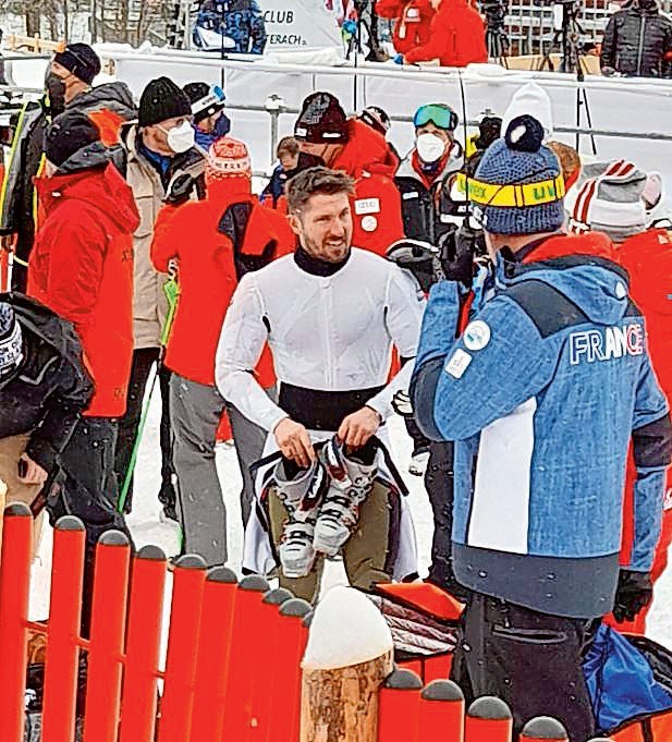 PR-Coup: Neo-Ski-Entwickler Marcel Hirscher sauste als Vorläufer die Streif hinunter.