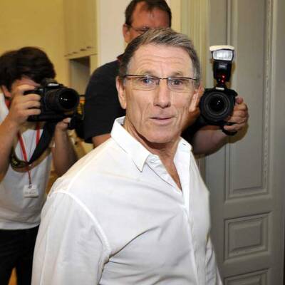 Hochegger ohne Sakko vor U-Ausschuss.