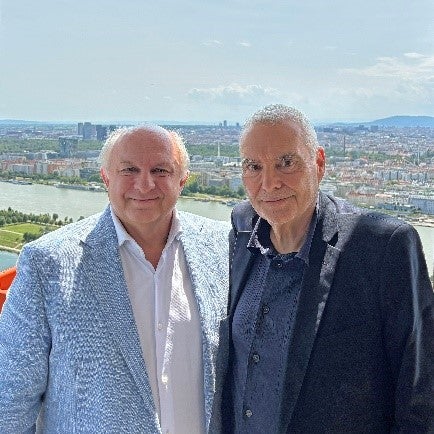 Wolfdieter Jarisch (S+B) mit dem französischen Architekten des Turmes, Dominique Perrault