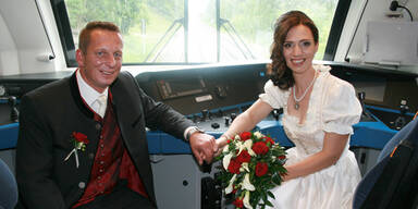 Mit 220 km/h in den "Bahnhof der Ehe"