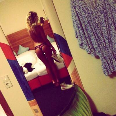 Das ist sexy Surf-Star Janni Hönscheid