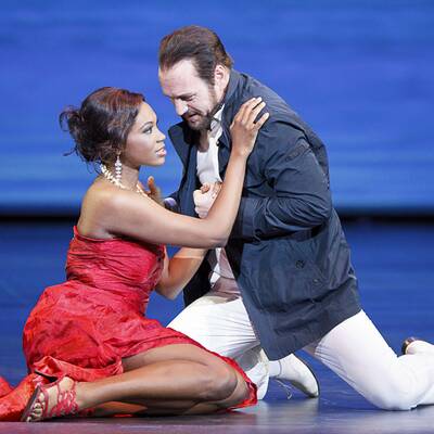 Rihanna - Queen of Downloads