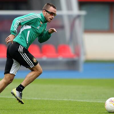 Steffen Hofmann trainiert mit Spezial-Brille
