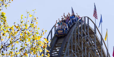 Frau (47) stirbt nach Fahrt auf Achterbahn