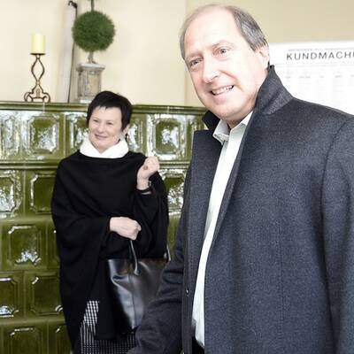 BZÖ-Obmann Josef Bucher bei der Stimmabgabe in Friesach