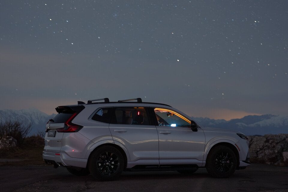 FHEV/PHEV: 596/588 - 1.651/1.643 l Laderaum-Volumen. 