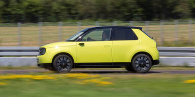 So stark und wendig ist Hondas cooler E-Flitzer