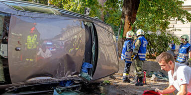 Horror-Crash in Bad Vöslau - Spur der Verwüstung