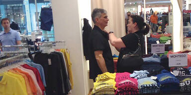 Ex-Kanzler Faymann beim Shoppen erwischt