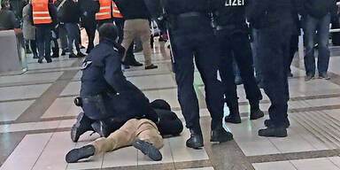 Wieder r&uuml;de Attacke gegen Polizisten