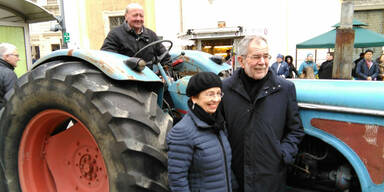 Ostermarkt Traktor Terror
