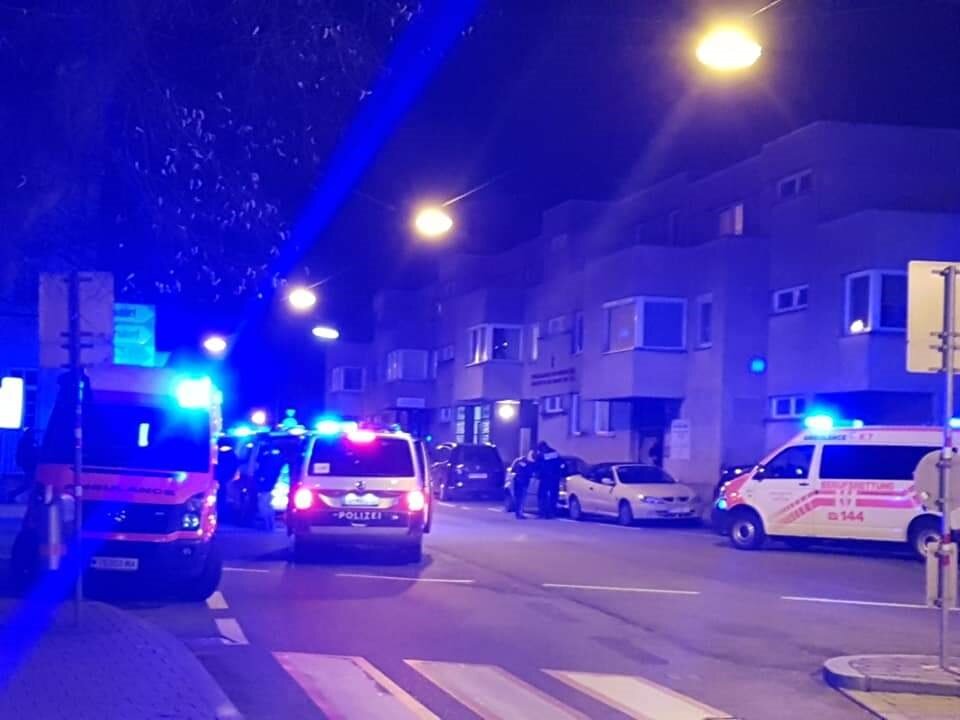 Kirche brutal überfallen: Verletzte, Tresor leergeräumt