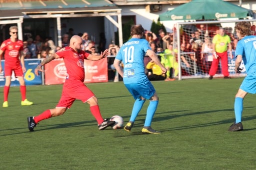 Wanda, Seiler & Co erkickten über 24.000 Euro für Frauenhäuser