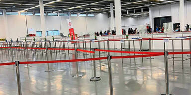 Impfstra&szlig;e Austria Center: &Uuml;ber eine Stunde Wartezeit