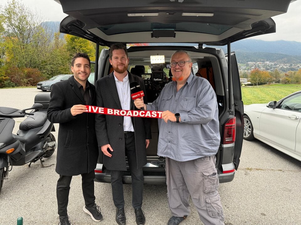 oe24-Reporter vor Ort.