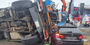 Nach Todes-Crash: Polizei sucht Porsche-Lenker