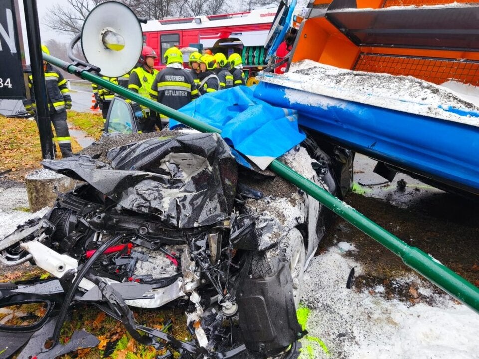 Nach Todes-Crash: Polizei sucht Porsche-Lenker