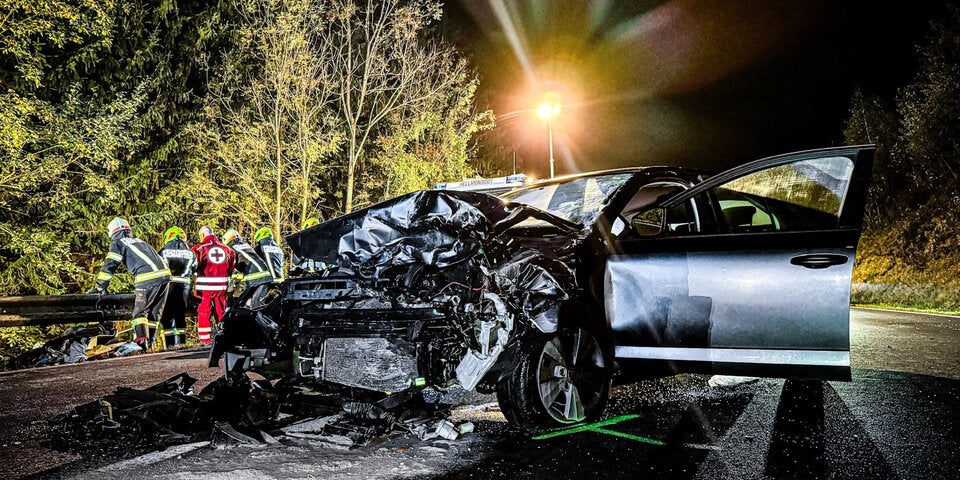 Ein Toter und zwei Verletzte bei Frontalkollision im Mühlviertel