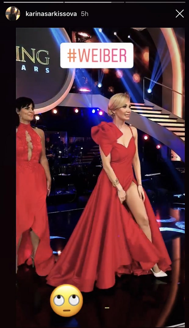 Strapsen-Blitzer bei Karina Sarkissova