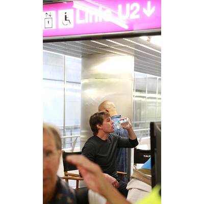 Tom Cruise & Simon Pegg drehen in der Wiener U-Bahn