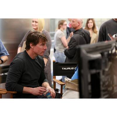 Tom Cruise & Simon Pegg drehen in der Wiener U-Bahn