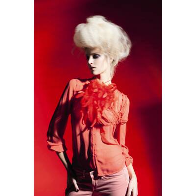 Rot schmückt sich mit Federn