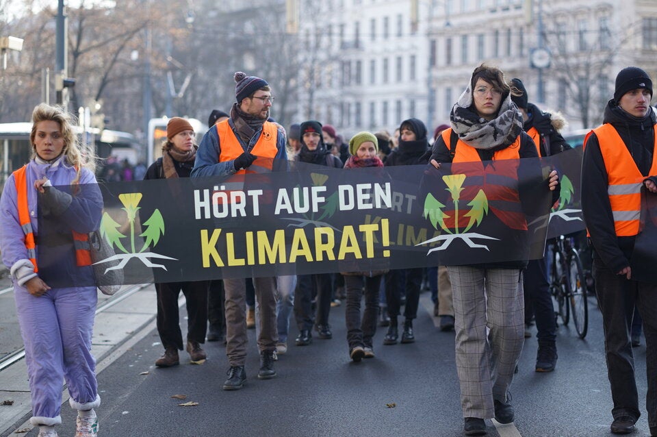Trotz Ermittlungen: Klima-Kleber legen wieder Ring lahm