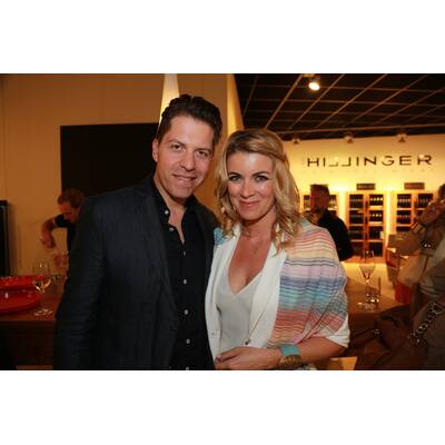 Shopping for Charity - Fashion Outlet Parndorf - 