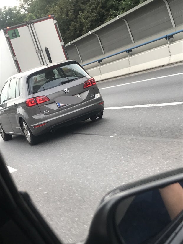 Zwei Wiener retten Lenker (80) mit fehlendem Reifen das Leben