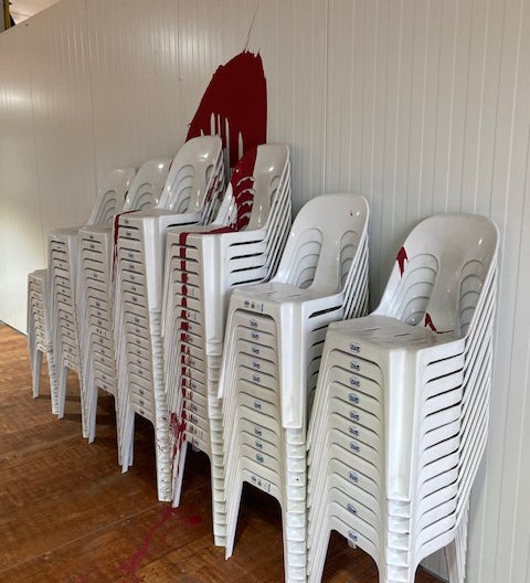 Radikale Impf-Gegner verwüsten Impf-Zentrum