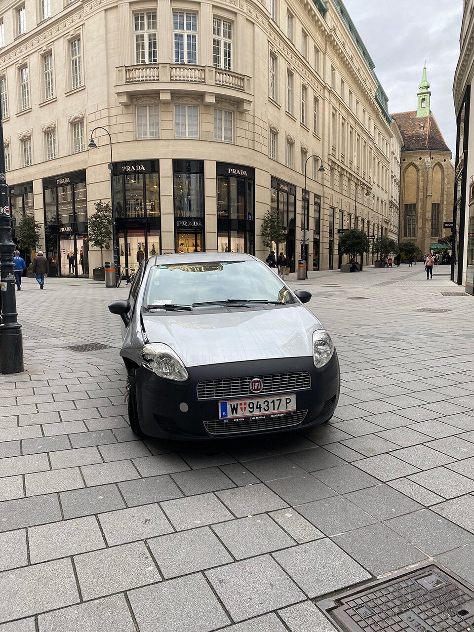 Rätsel um Geister-Auto mitten im Goldenen Quartier