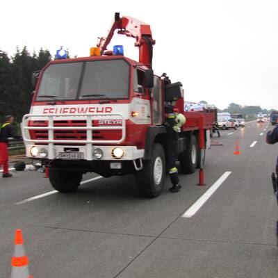  Zwei Notarzt- und acht Rettungswagen rückten aus.
