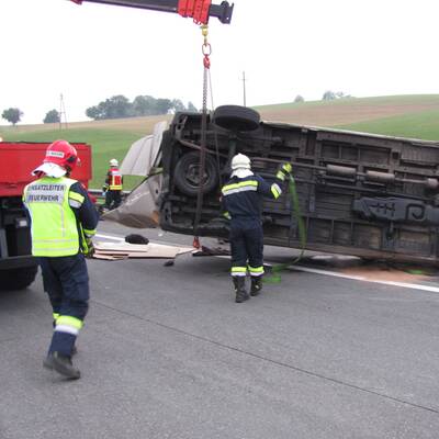  Zwei Notarzt- und acht Rettungswagen rückten aus.