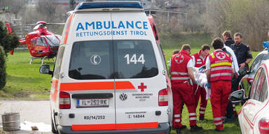 Strass Unfall Michael Kleinkind &uuml;berrollt