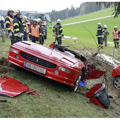 Zwei Tote bei Horror-Crash in Fornach