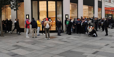 Ansturm auf das iPhone 13 in Österreich