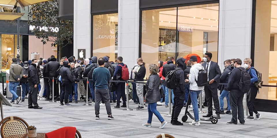 Ansturm auf das iPhone 13 in Österreich