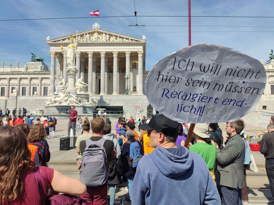 Klima-Kleber blockieren den Wiener Ring