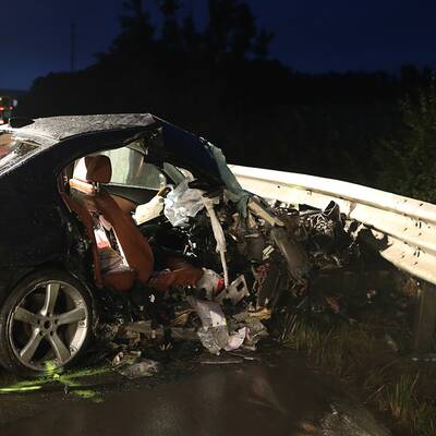Alko-Geisterfahrer rammt Pkw: 2 Kinder tot