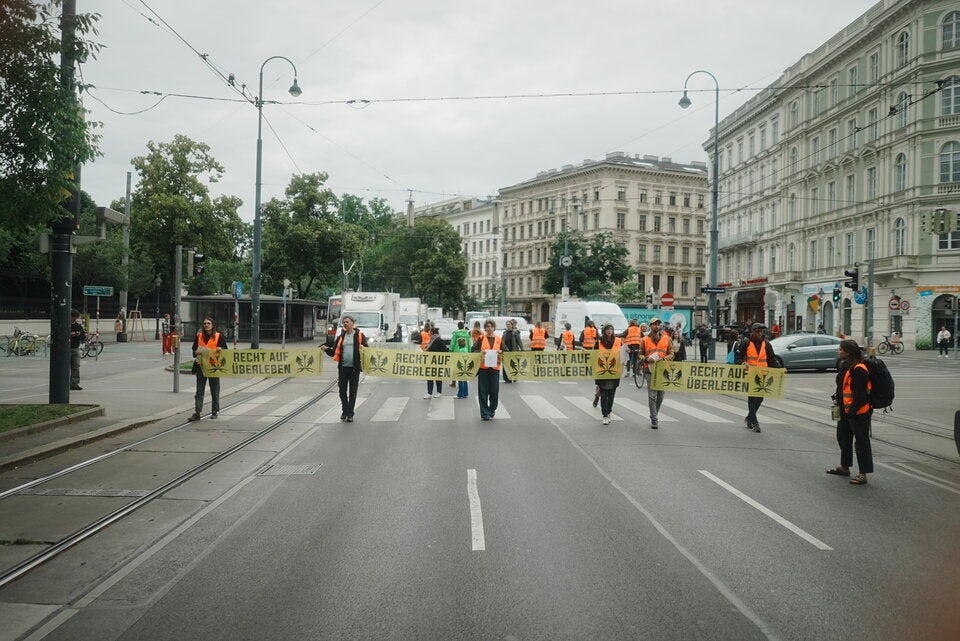 Klima-Kleber protestieren in Wien