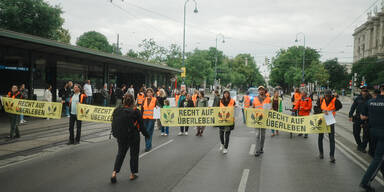 Klima-Kleber protestieren in Wien