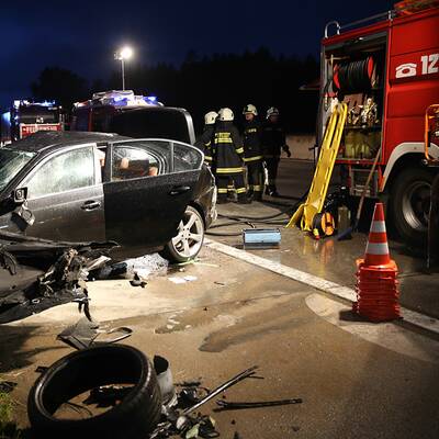 Alko-Geisterfahrer rammt Pkw: 2 Kinder tot
